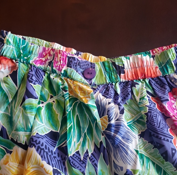 100% Silk  Shorts Hawaiian. Men's.  Size S - Picture 2 of 4